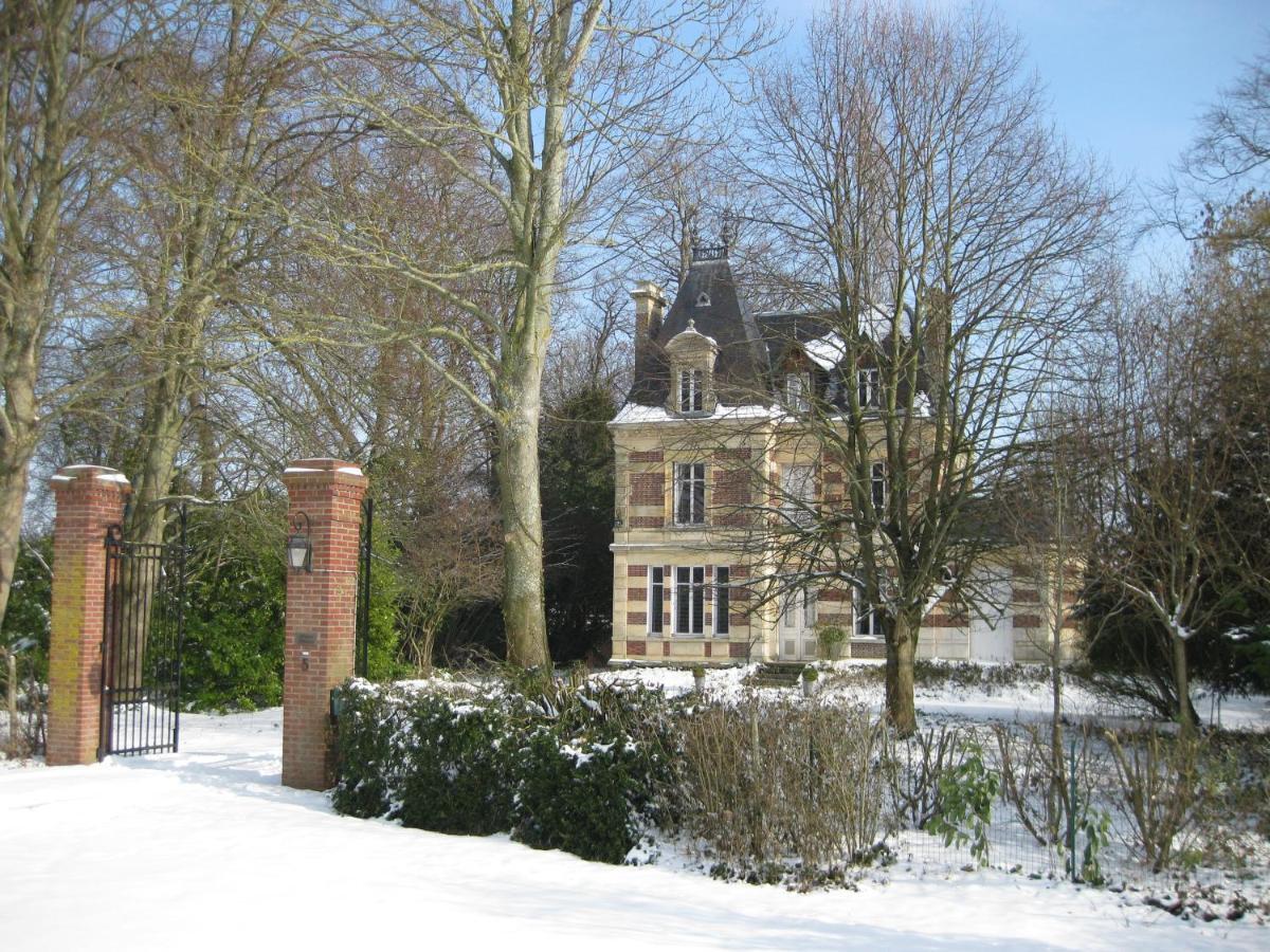 Chateau De Launay Méry-Corbon Esterno foto